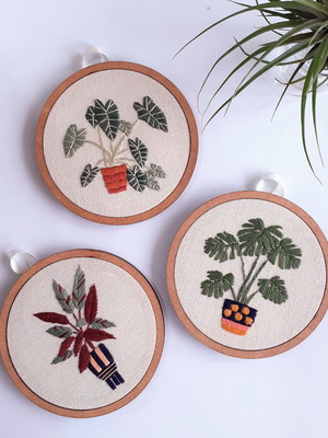 Conjunto 3 mini quadros bordados com plantas