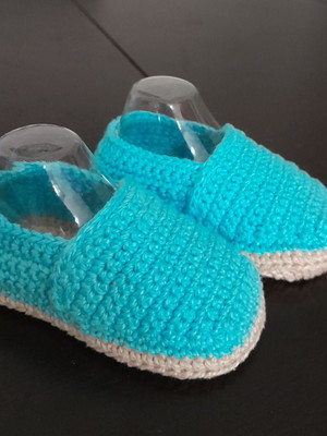 Alpargata para bebe em crochê com elástico