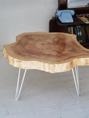 Mesa de centro rústica pés em metal