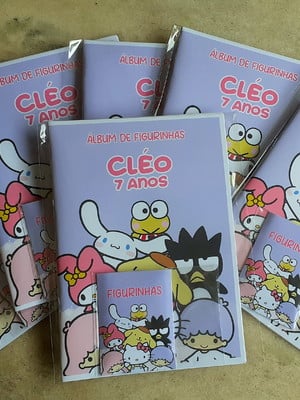 Álbum de figurinhas hello kitty