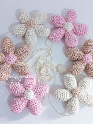 Varal decorativo de flores crochê para quarto bebê infantil