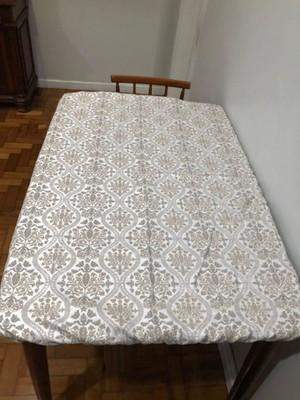 Toalha de mesa retângular com elástico sob medida