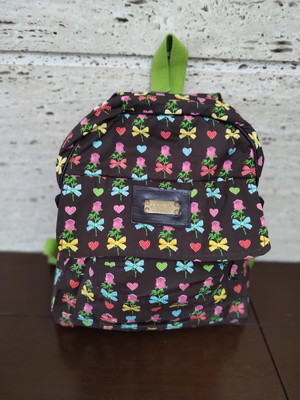 Mochila em tecido estampada