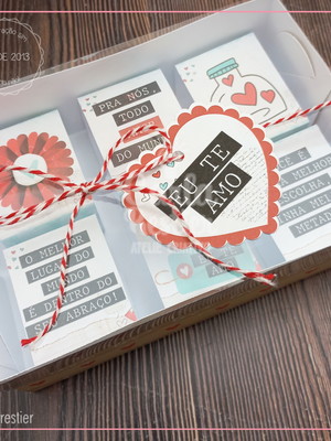 Caixa para 6 brownies com cintas personalizadas