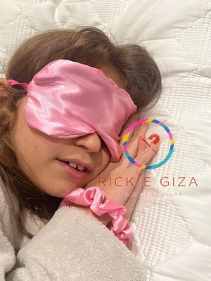Kit festa do pijama com mascara e scrunchie em cetim