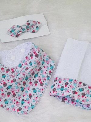 Kit babador bandana+fraldinha de boca+laço