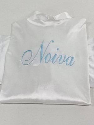 1 robe de cetim com renda na manga