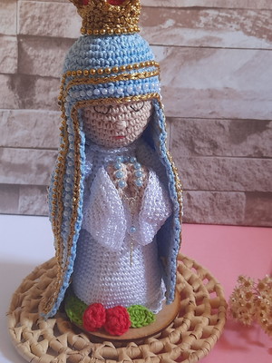 Santinha amigurumi