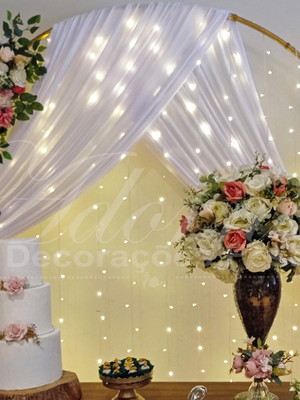Aluguel decoração de casamento rosa e branco arco com led