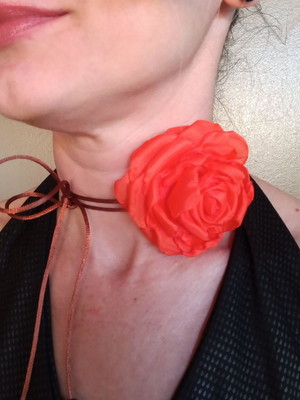 Flor de pescoço/ choker flor