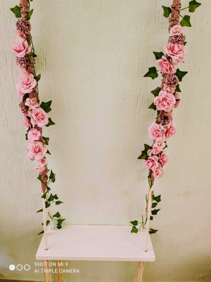 Balanço com 14 flores, madeira nobre / 50cm x 20cm promoção