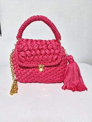 Bolsa de crochê em fio de malha