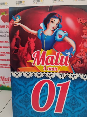 Plaquinha de mesa branca de neve