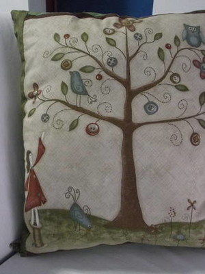 Almofada menina arvore - esgotado