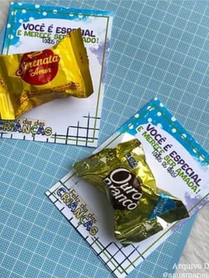 Card com bombom- dia das crianças
