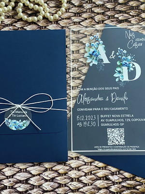 Convite casamento transparente flor azul