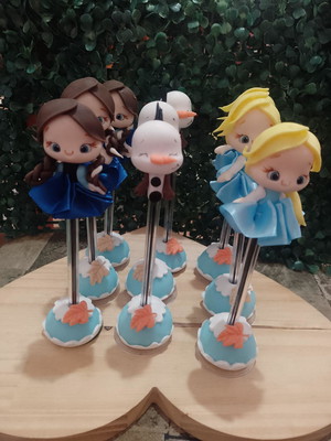 Canetas frozen em biscuit