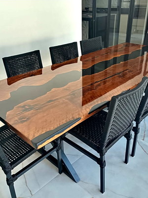 Mesa de madeira resinada mesa de resina black river