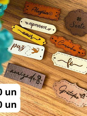 Etiqueta couro frase divertida crochê 30un pronta entrega