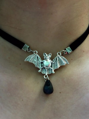 Chocker morcego com gota