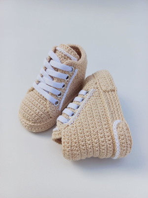 Bota coturno em crochê para bebê