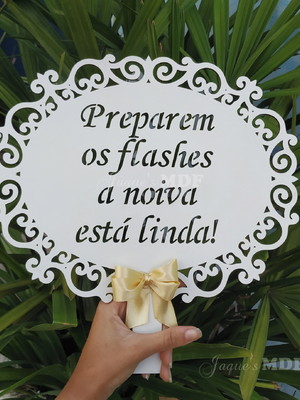 Placa com cabo vazada personalizada com laço