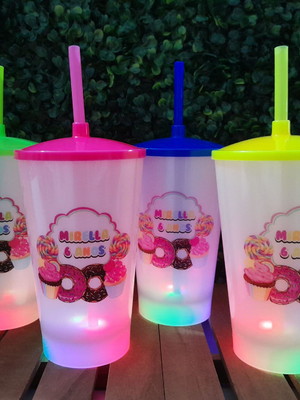 Copos leds com tampas e canudos - 500ml