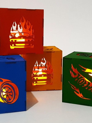 Lembrancinha hotwheels luminária mdf