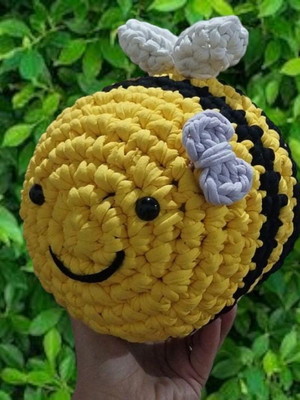Abelha maxi amigurumi
