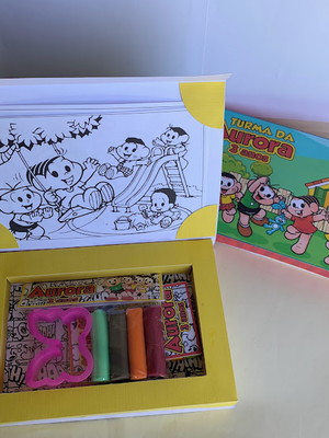 Lembrancinha de aniversario kit mônica pintura e massinha