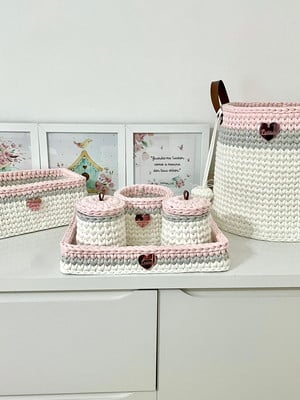Kit higiene menina e cesto para brinquedos