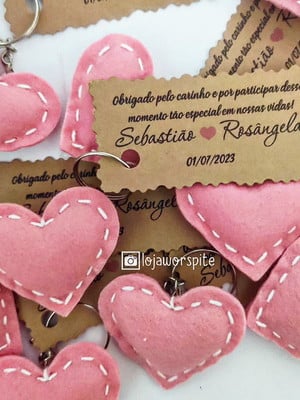 Lembrancinha para noivado/casamento -chaveiro coração feltro