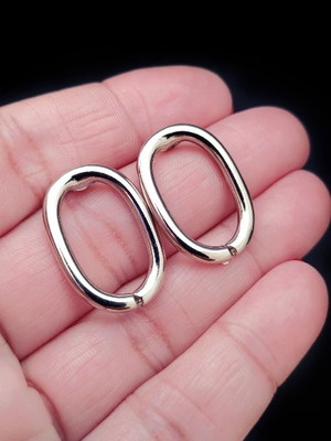 Base de brinco oval prateada (2,5 cm)
