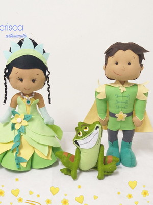 Princesa tiana, príncipe naveen e o sapo em feltro