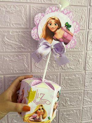 Centro de mesa rapunzel enrolados com pega balão e laço