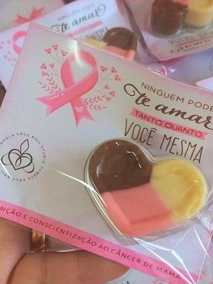 Card com nucita- outubro rosa