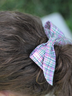 Laço de cabelo tecido xadrez e bico de pato - infantil
