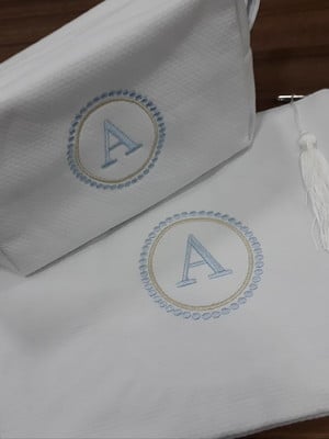 Necessaires bordadas