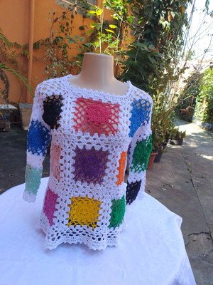 Blusa em square manga longa colorida