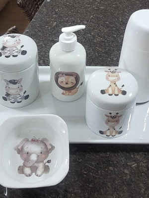 Kit higiene bebê safari 6 peças - menina - td porcelana