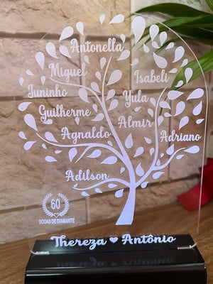 Luminária árvore da família - bodas de diamante 20 nomes