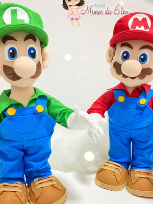 Personagens mário e luigi em feltro
