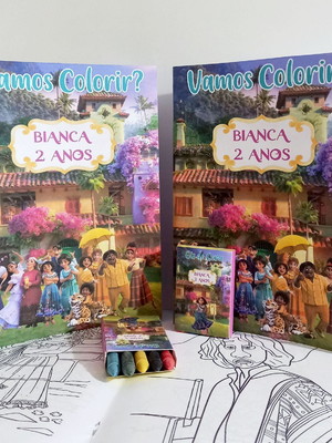 Kit livrinho de colorir com mini giz