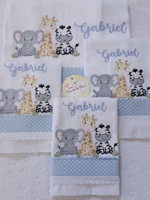 Conjunto de fraldas bordadas