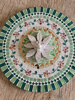 Mandala em mosaico divino espírito santo