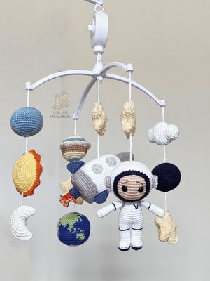 Móbile para berço bebê astronauta foguete espaço