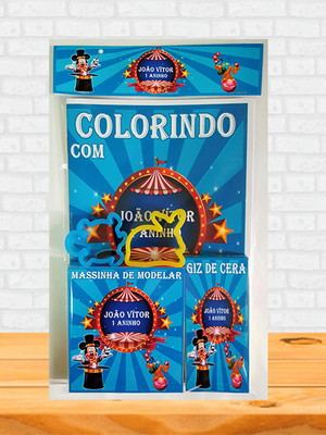 Kit livrinho de colorir com massinha e giz de cera