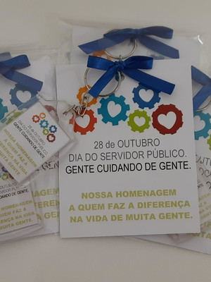 Chaveiro com cartão dia do servidor público