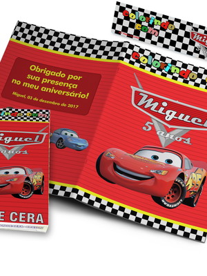 Kit colorir personalizado carros revistinha e giz de cera