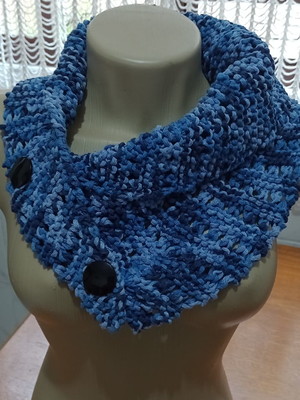 Gola em linha mescla tons de azul